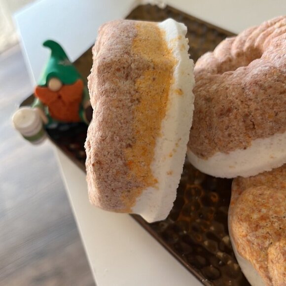 handcrafted premium hydrating "snickerdoodle cookie" bath bombs/foot soaking - Picture 2 of 9